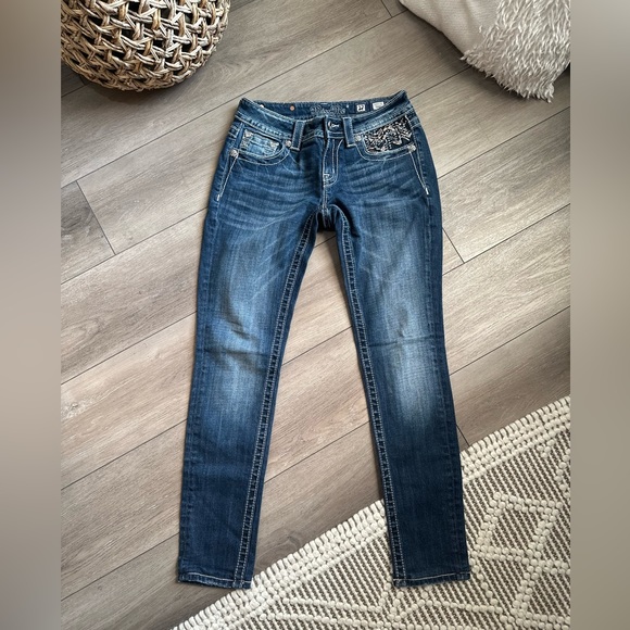 Jeans 👖 | Miss Me Signature Skinny Jeans - Size 27 (Amazing Like NEW Condition) - Picture 2 of 7